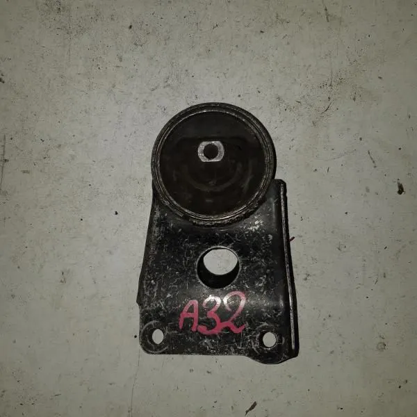 Подушка двигателя NISSAN 112702Y001 K4 NISSAN CEFIRO A33 VQ30DE Перед (Контрактный) 112702Y011