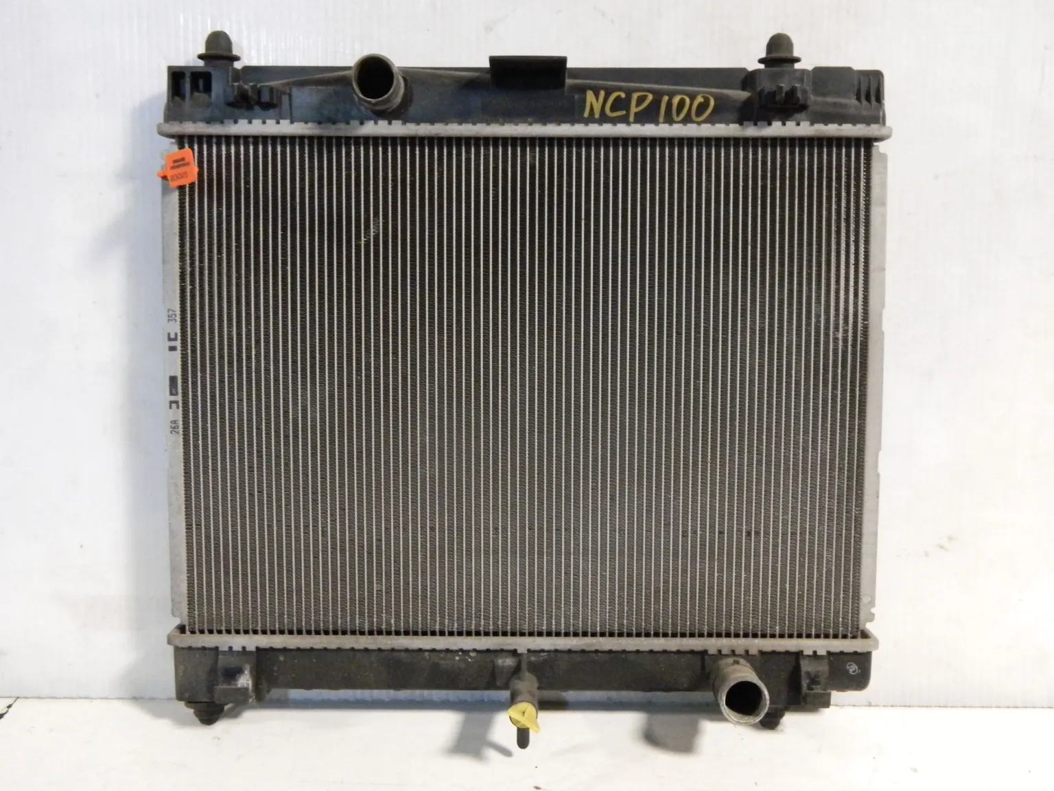 Радиатор ДВС TOYOTA RACTIS NCP100 (Контрактный) 65243415