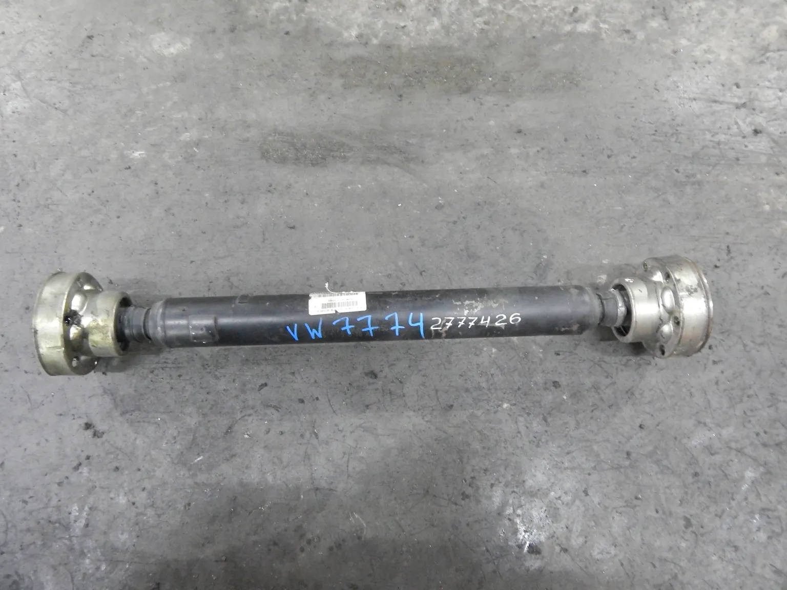 Карданный вал VOLKSWAGEN TOUAREG 7L7 BHK Перед (Контрактный) 2777426