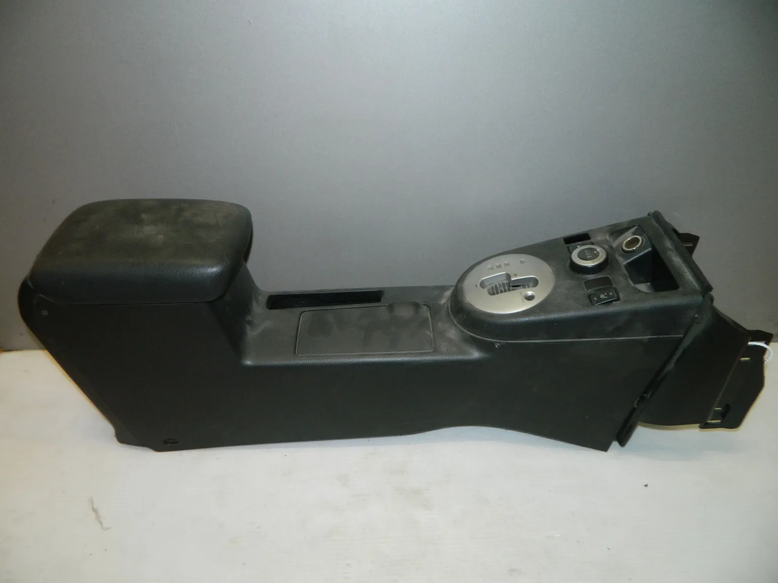 Подлокотник NISSAN X-TRAIL T31 (Контрактный) 46098610 96910JG01A