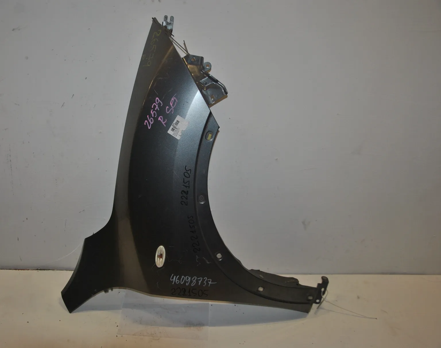 Крыло NISSAN JUKE YF15 Перед Прав (Контрактный) 46098737