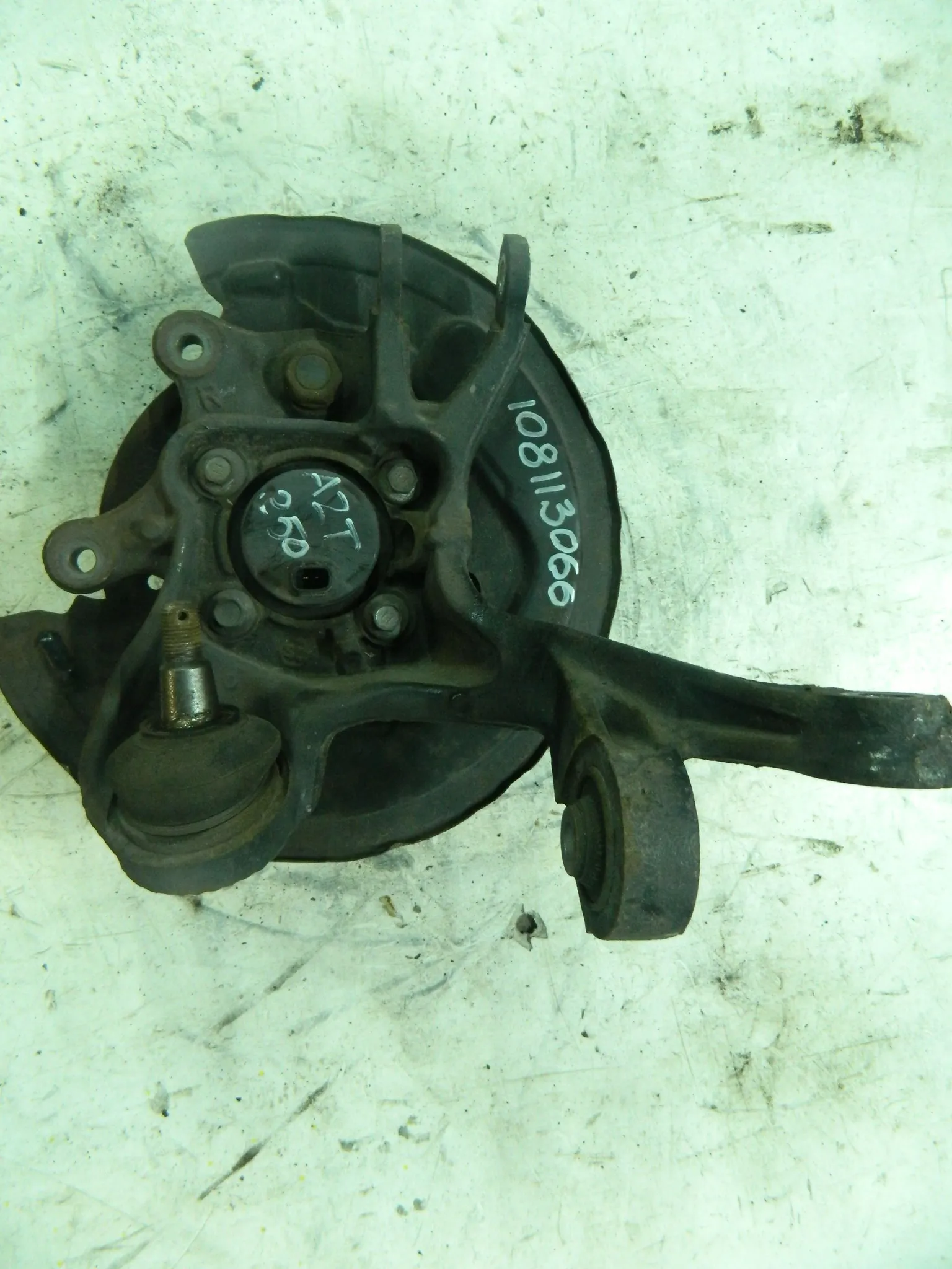 Ступица TOYOTA AVENSIS AZT250 Зад Прав (Контрактный) 108113066