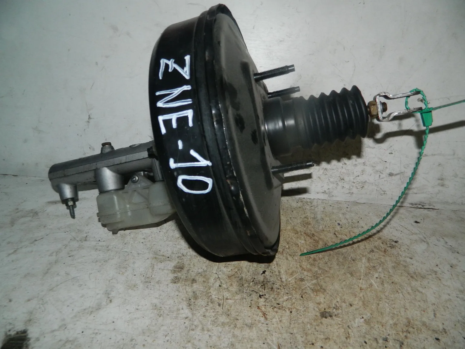 Вакуумный усилитель TOYOTA WISH ZNE10 (Контрактный) 81531034