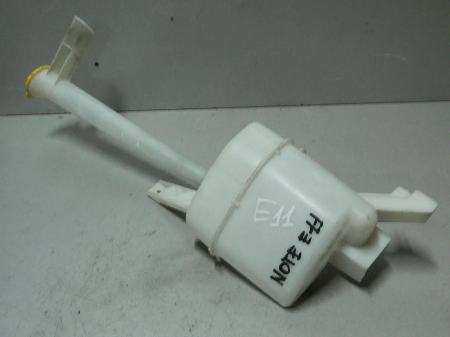 Бачок омывателя NISSAN NOTE E11 (Контрактный) 79591944