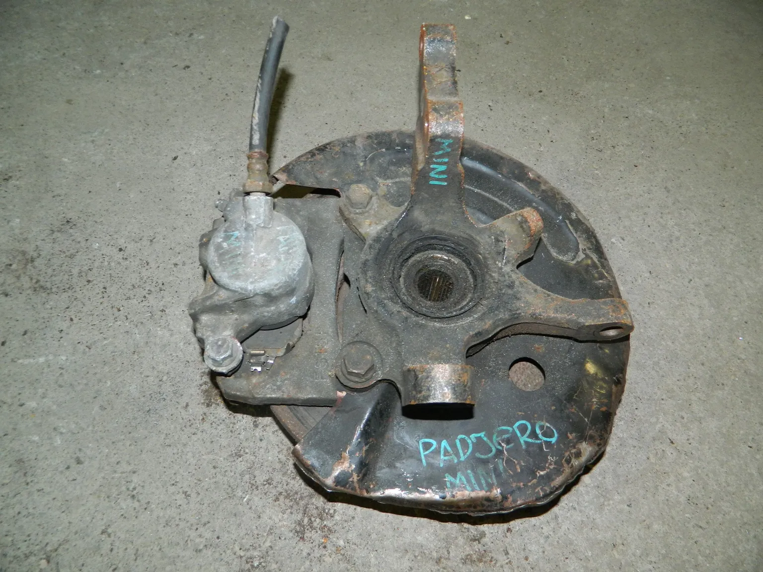 Ступица MITSUBISHI PAJERO MINI H56W Перед Лев (Контрактный) 79591210