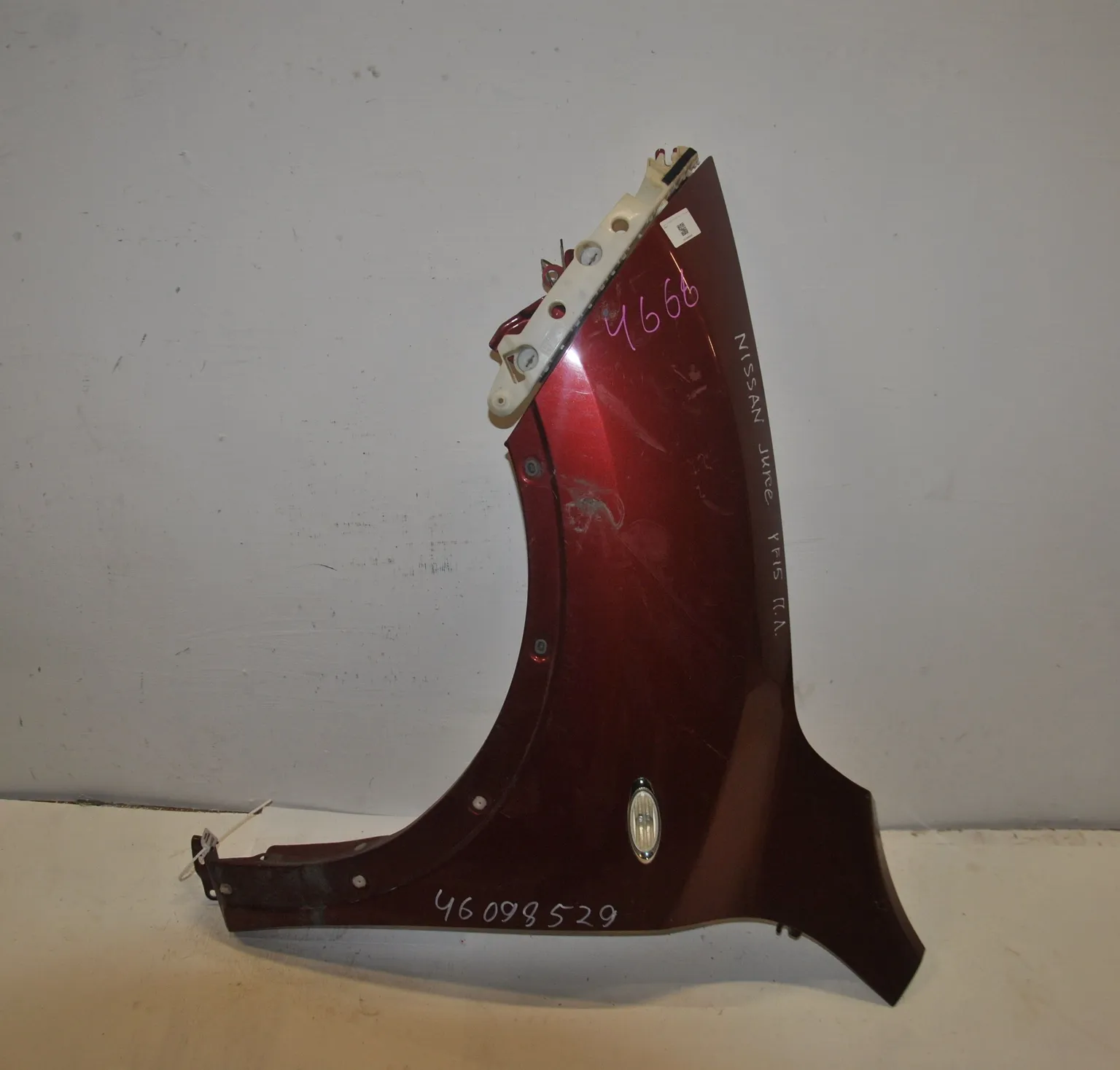 Крыло NISSAN JUKE YF15 Перед Лев (Контрактный) 46098529