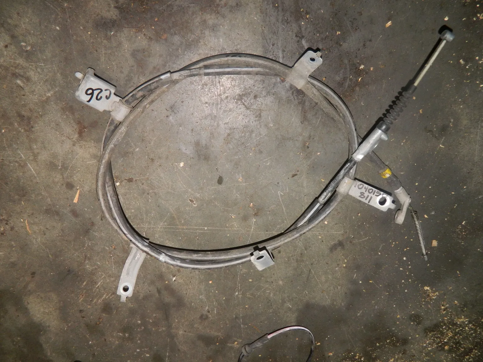 Трос ручника NISSAN SERENA HFC26 Лев (Контрактный) 1040150811