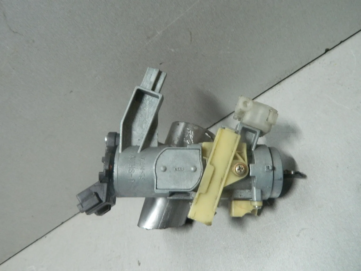 Замок зажигания MITSUBISHI LANCER CEDIA CS2A (Контрактный) 81532275