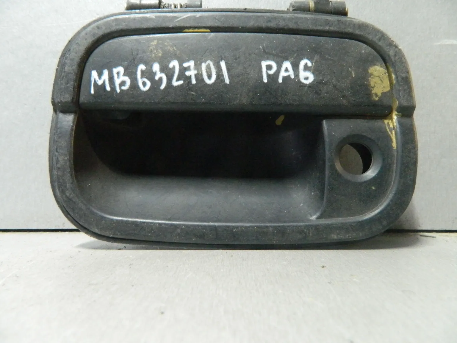 Ручка двери наружная MITSUBISHI RVR N21W Перед Лев (Контрактный) 81528015