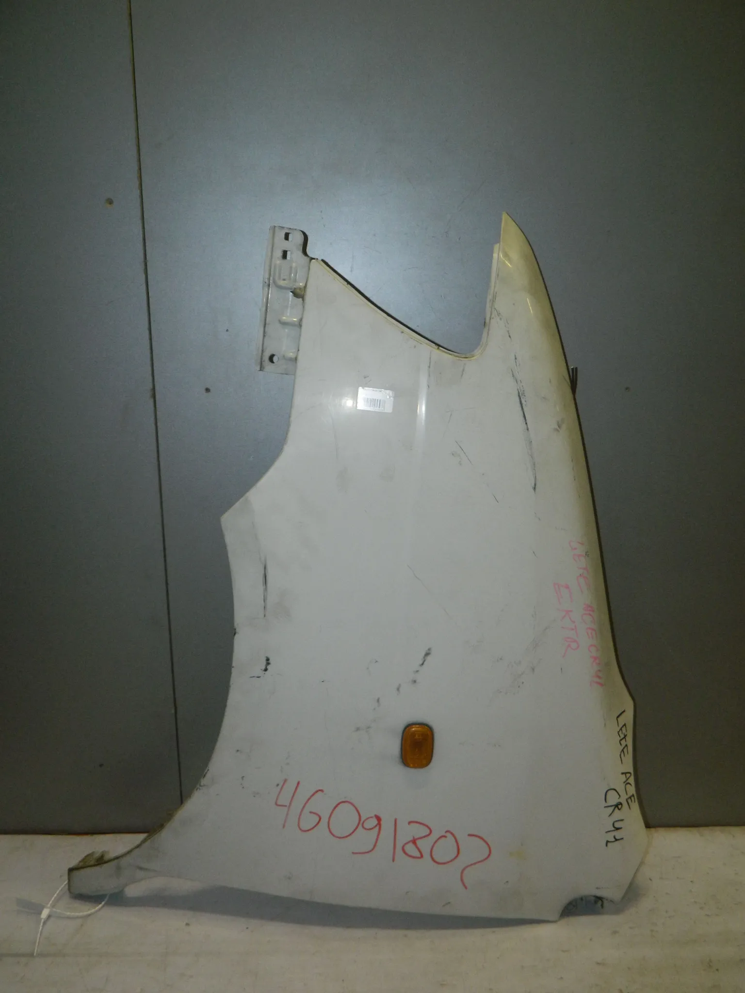 Крыло TOYOTA LITE ACE CR41 Перед Лев (Контрактный) 46091802