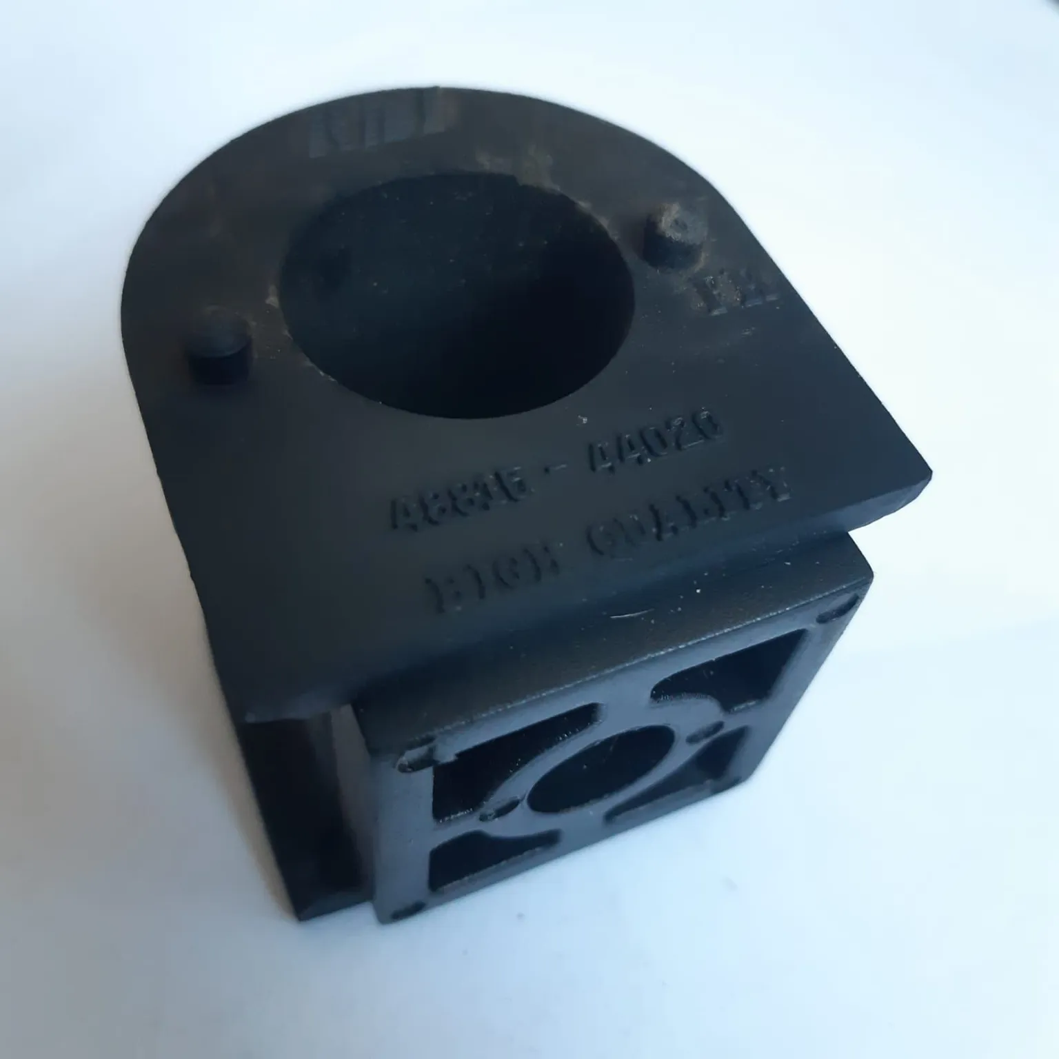 Втулка RBI T21ND02F TOYOTA Caldina 4881544020