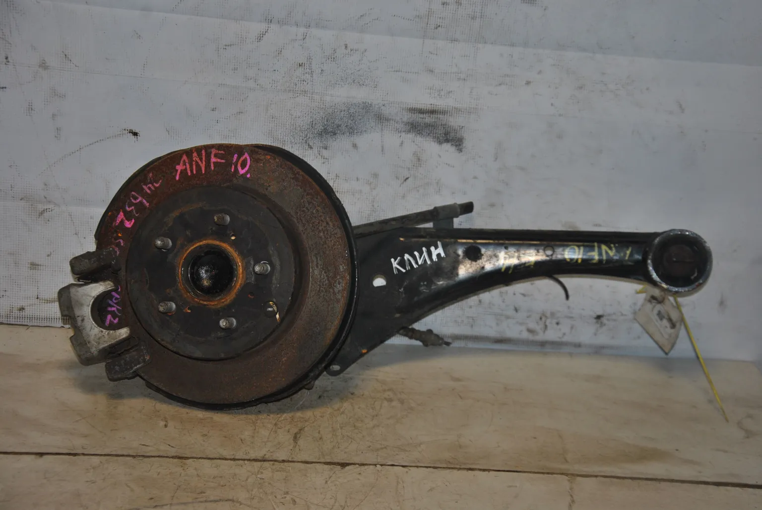 Ступица LEXUS HS250 ANF10 Зад Лев (Контрaктный) 40940744