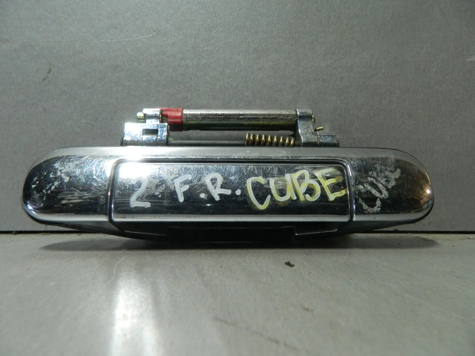 Ручка двери наружная NISSAN CUBE Z10 Прав (Контрактный) 81528055