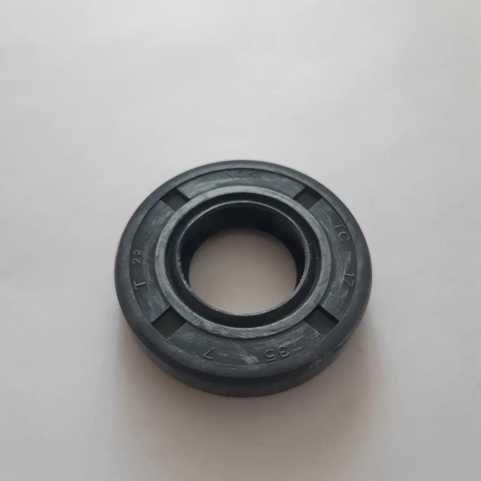 Сальник GENERAL PARTS 4812578500 NISSAN Bluebird 17x35x7