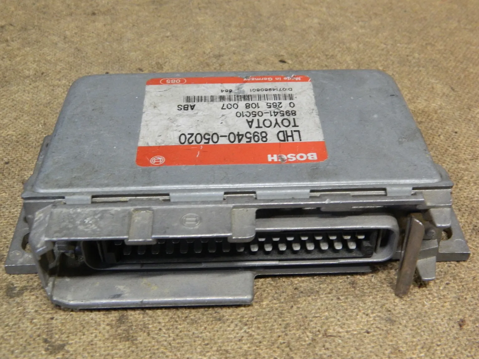 Блок управления ABS TOYOTA CARINA E AT190 (Контрактный) 79590742