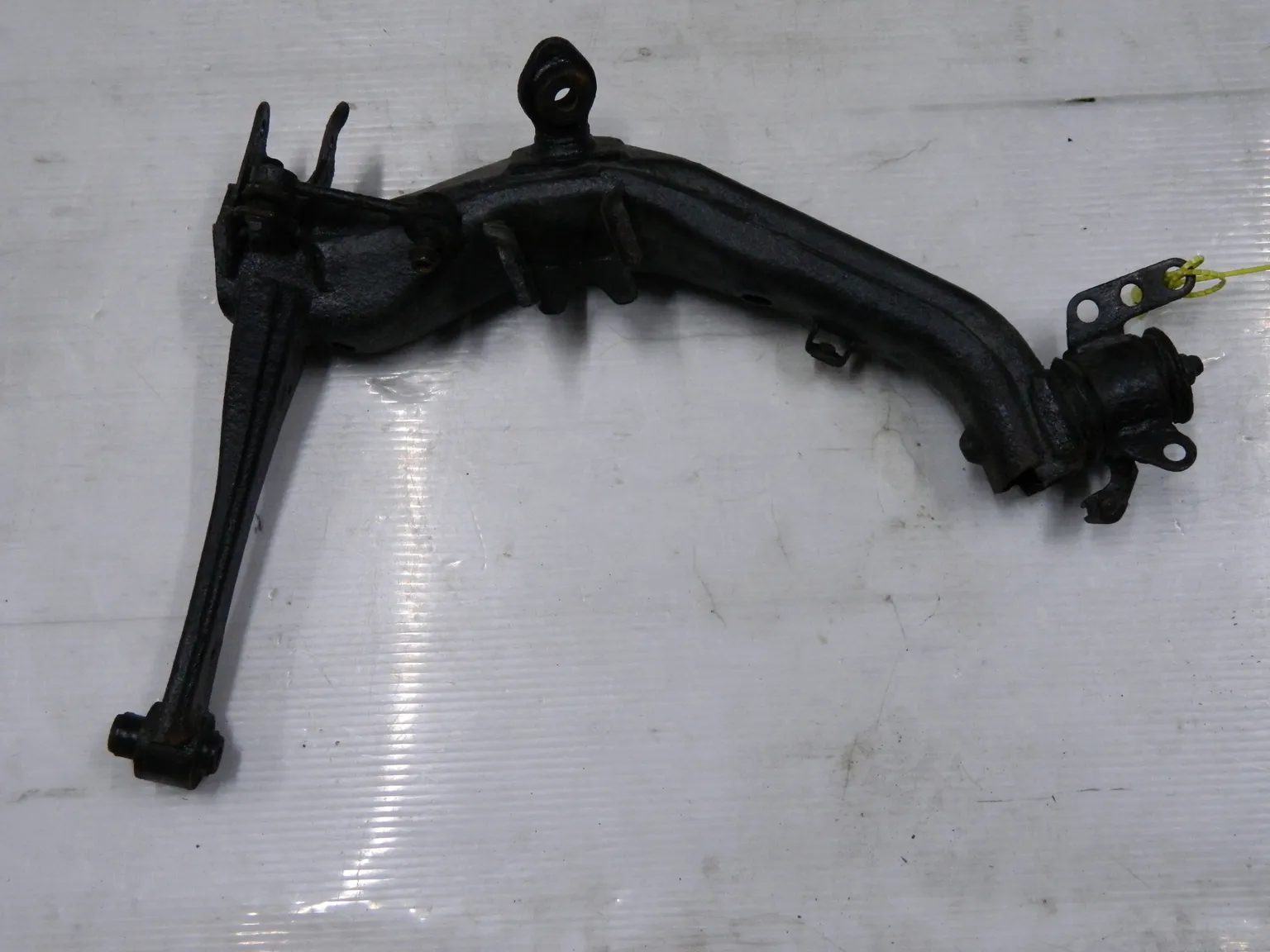 Рычаг подвески TOYOTA AVENSIS AZT255 Зад Лев (Контракный) 94603796