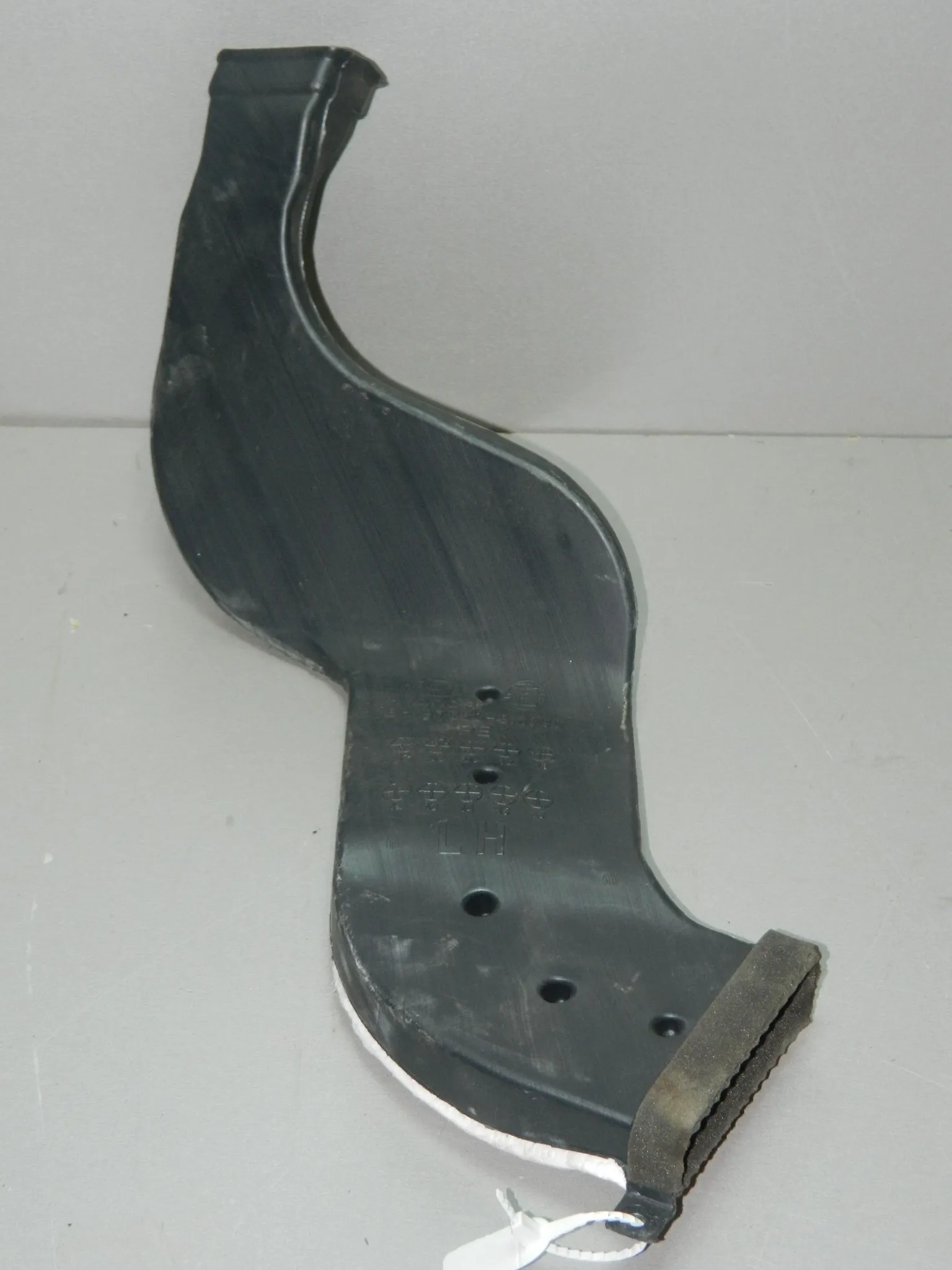 Воздуховод отопителя HYUNDAI EQUUS VI G6DA 2013-2015 Лев (Б/У) 35017769