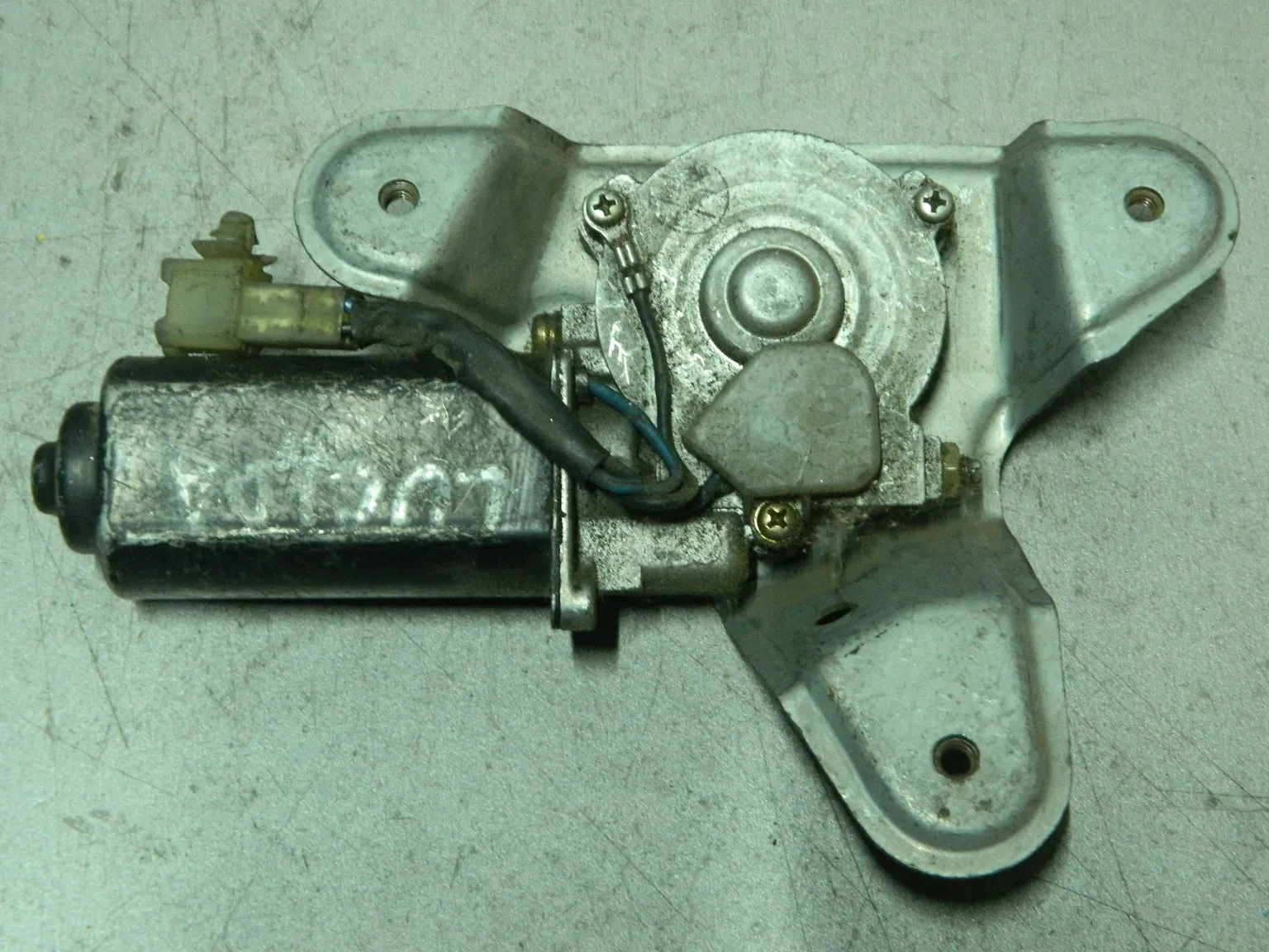 Мотор заднего дворника TOYOTA ESTIMA LUCIDA TCR20 (Контрактный) 81528795