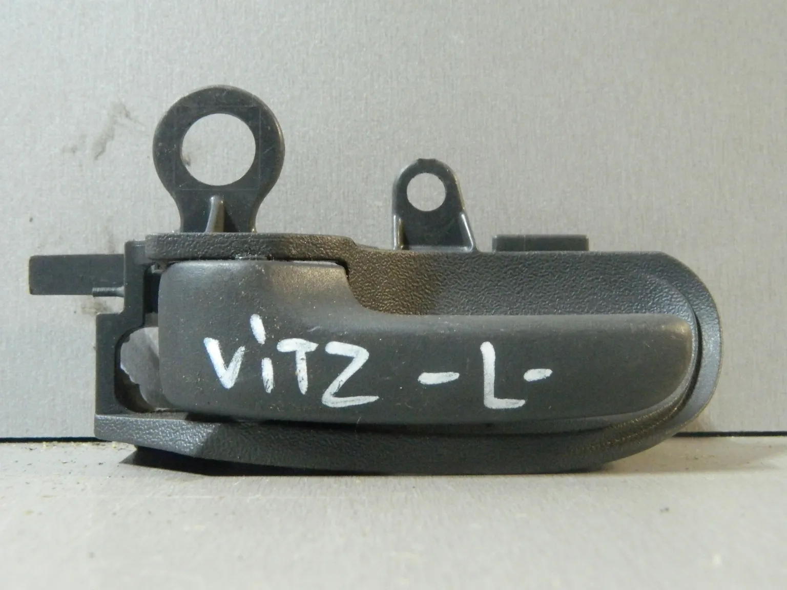 Ручка двери внутренняя TOYOTA VITZ SCP10 Лев (Контрактный) 81528330