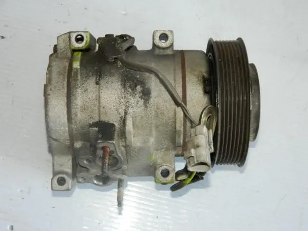 Компрессор кондиционера TOYOTA 8832042080 (клин муфты) TOYOTA RAV4 ACA21 1AZFE (Контрактный)