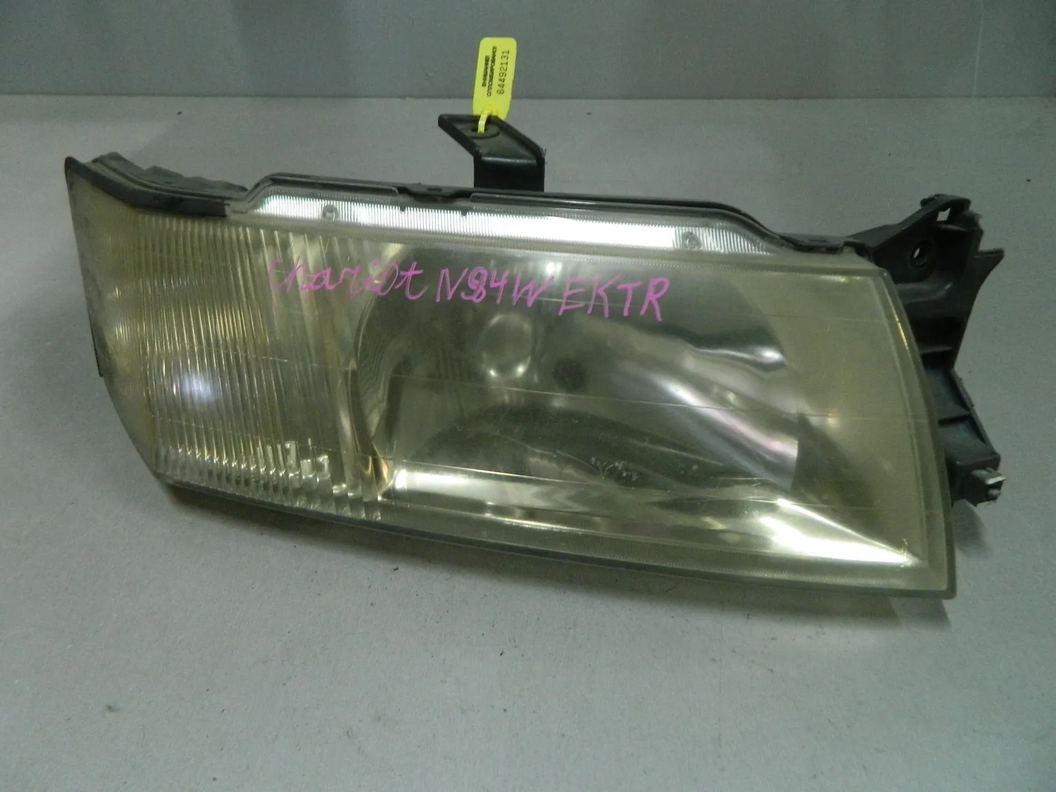 Фара MITSUBISHI CHARIOT N84W Перед Прав (Контрактный) 64492131