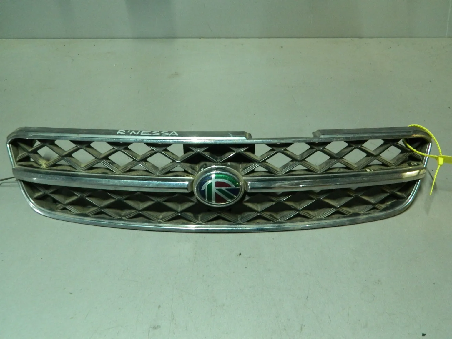 Решетка радиатора NISSAN RNESSA N30 (Контрактный) 79773163