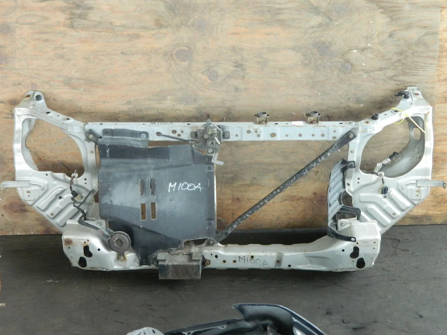 Рамка радиатора TOYOTA DUET M100A (Контрактный) 94584305