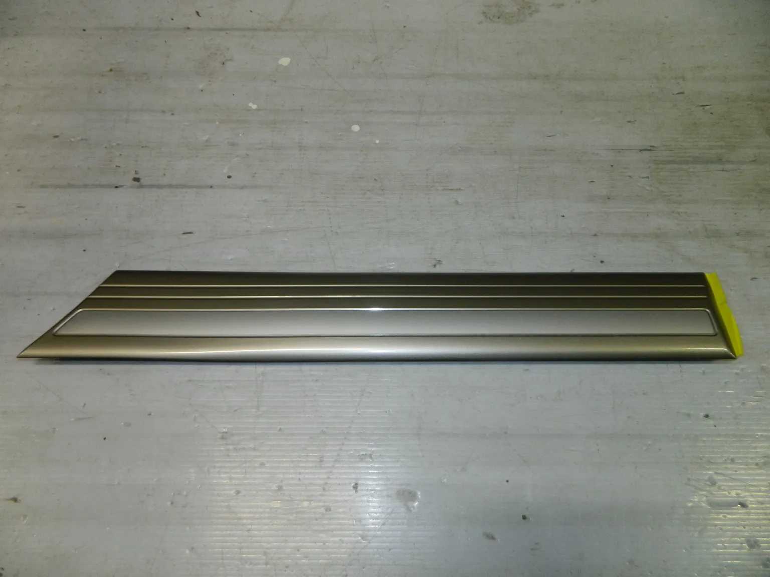 Молдинг двери TOYOTA 7574260160E1 TOYOTA Land Cruiser