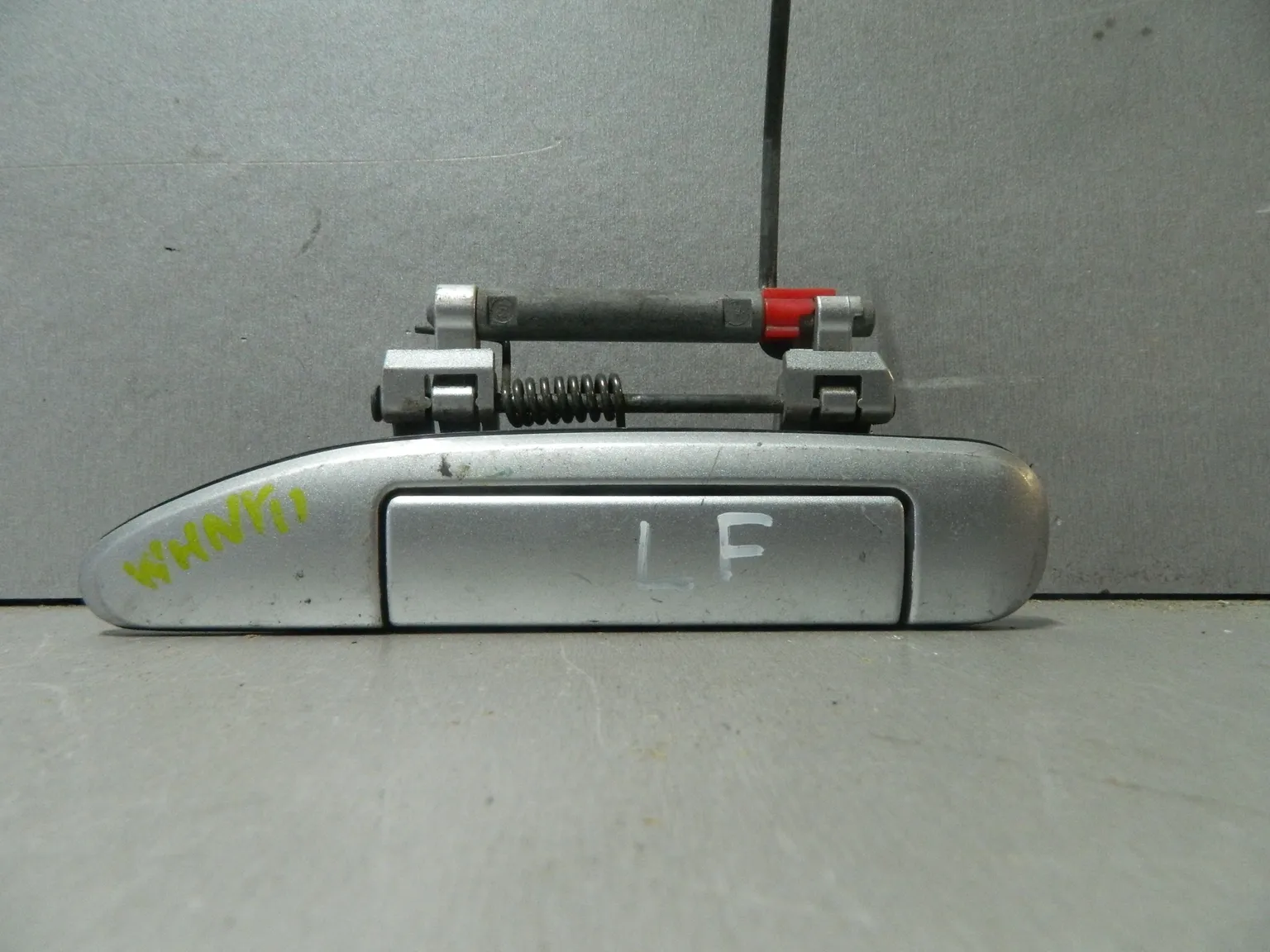 Ручка двери наружная NISSAN AD Y11 Лев (Контрактный) 81528050