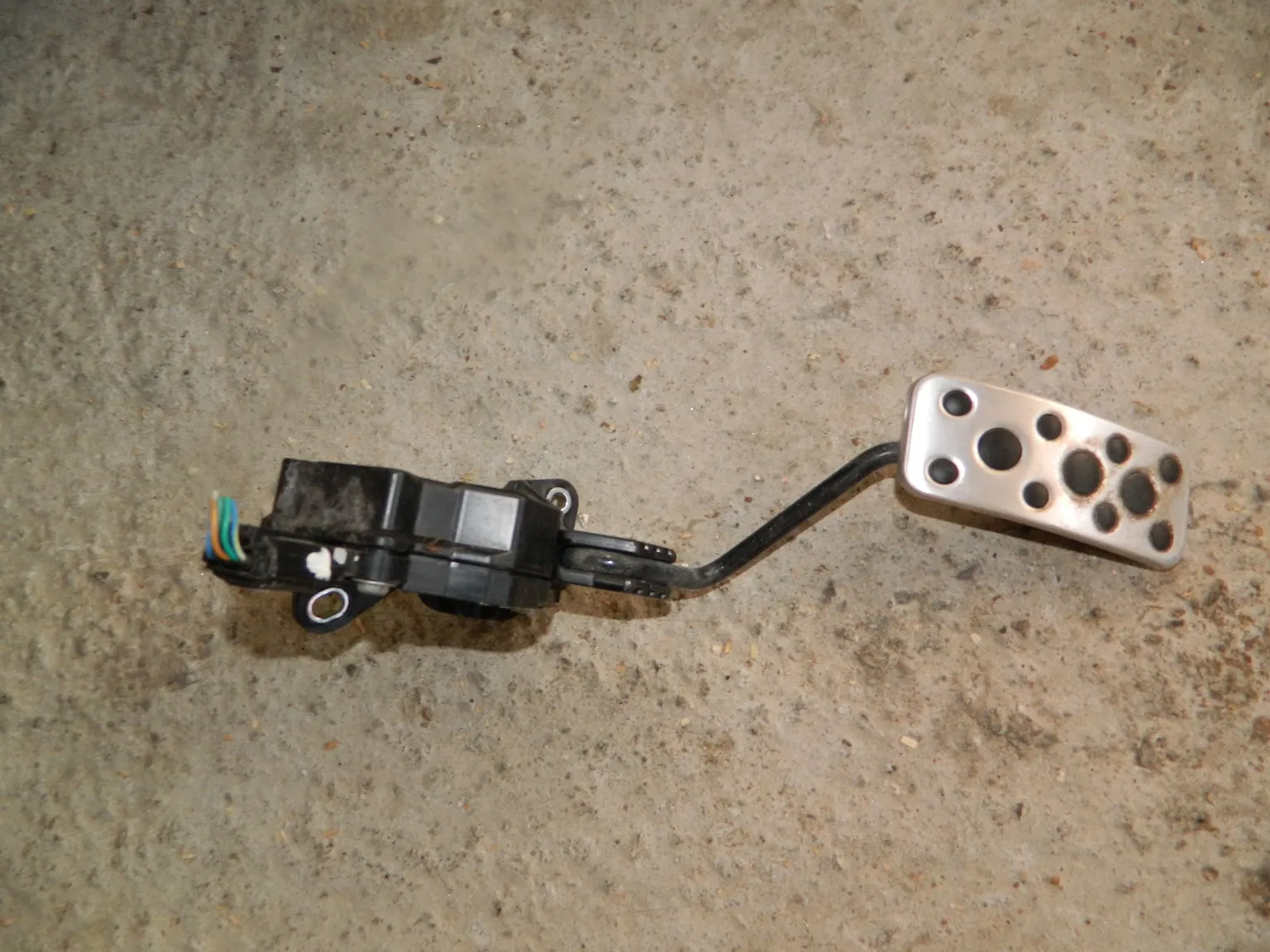 Педаль газа SUBARU XV GP7 (Контрактный) 1042630255