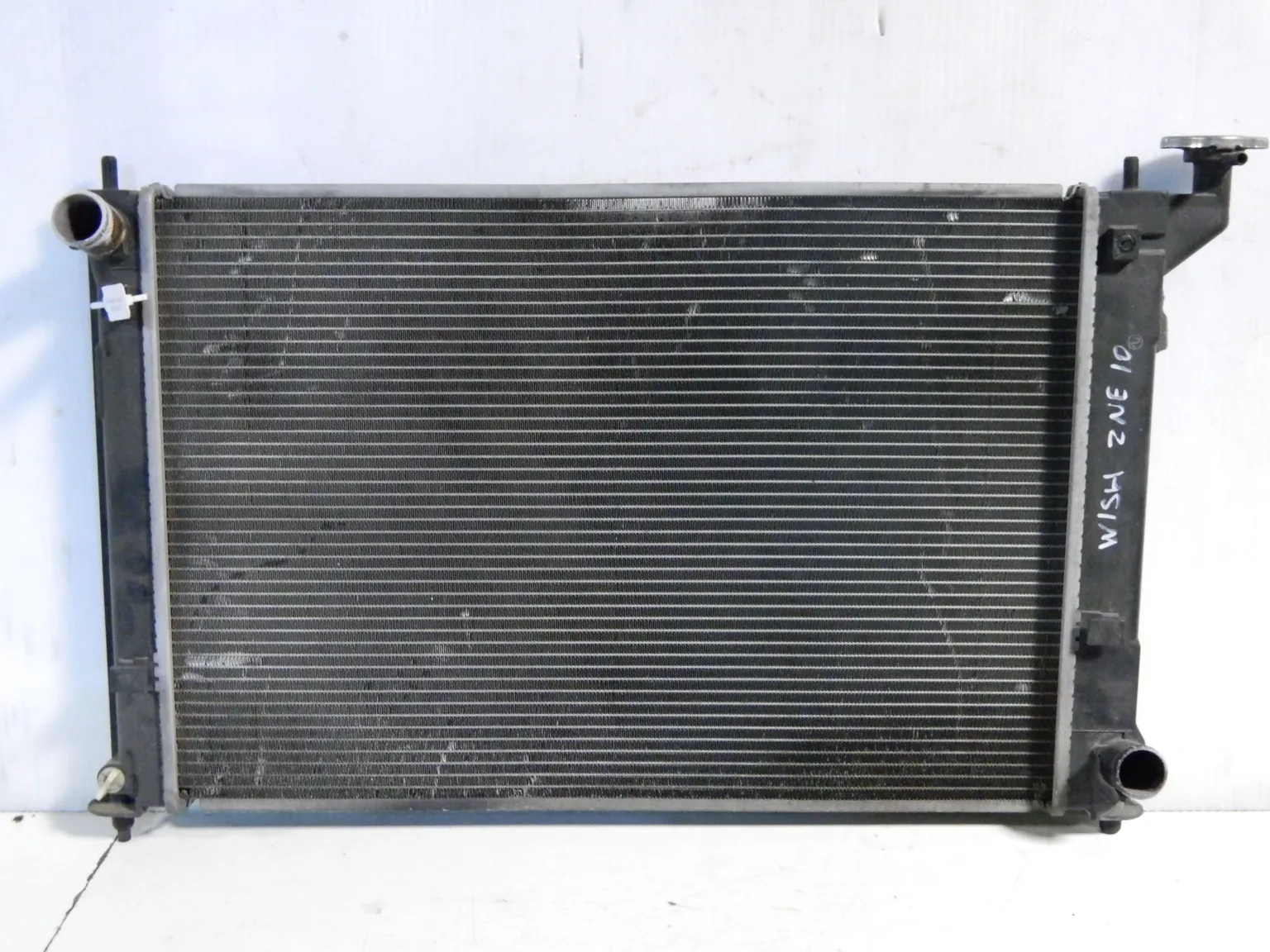 Радиатор ДВС TOYOTA WISH ZNE10 (Контрактный) 69586115