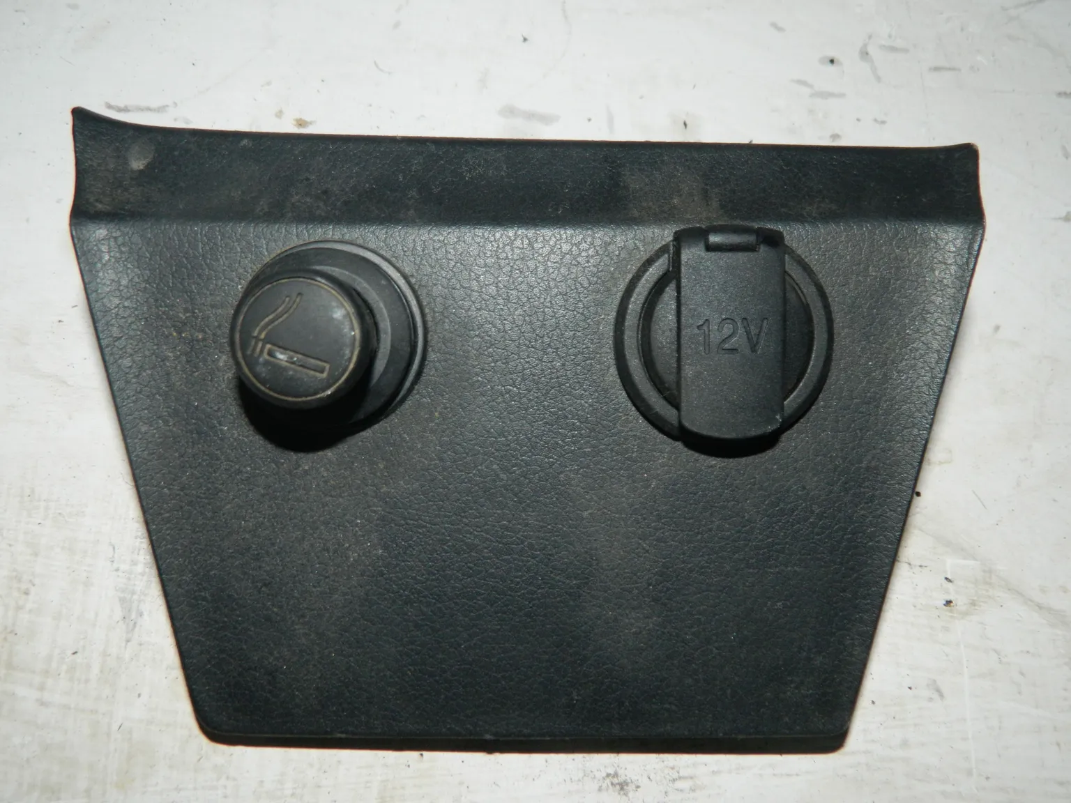 Прикуриватель KIA RIO QB G4FA (Б/У) 40940178