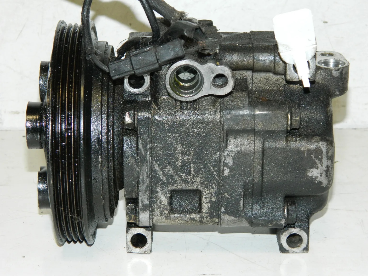 Компрессор кондиционера MAZDA FAMILIA B5 (Контрактный) 45990027