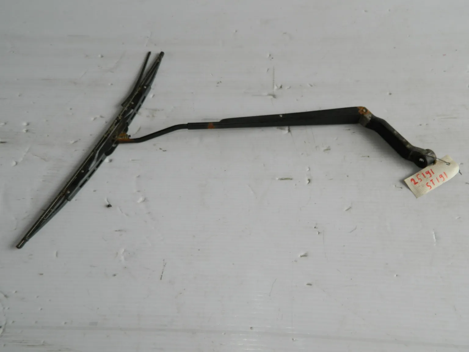 Дворник TOYOTA CORONA ST191 Перед Прав (Б/У) 8521120330