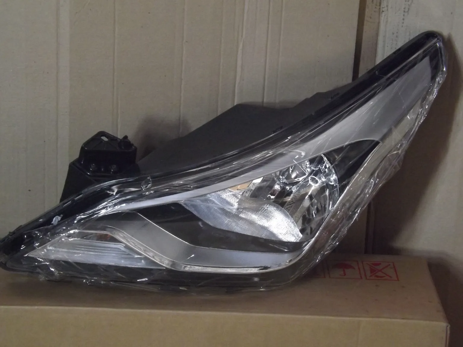 Фара ATB 1AHS1082AL HYUNDAI SOLARIS I 2014 - 2017 Рестайлинг под эл. кор Перед Лев