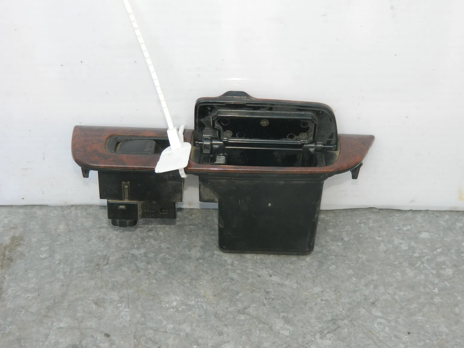 Кнопка стеклоподъемника TOYOTA LAND CRUISER PRADO J90 Зад. Лев (Б/У)