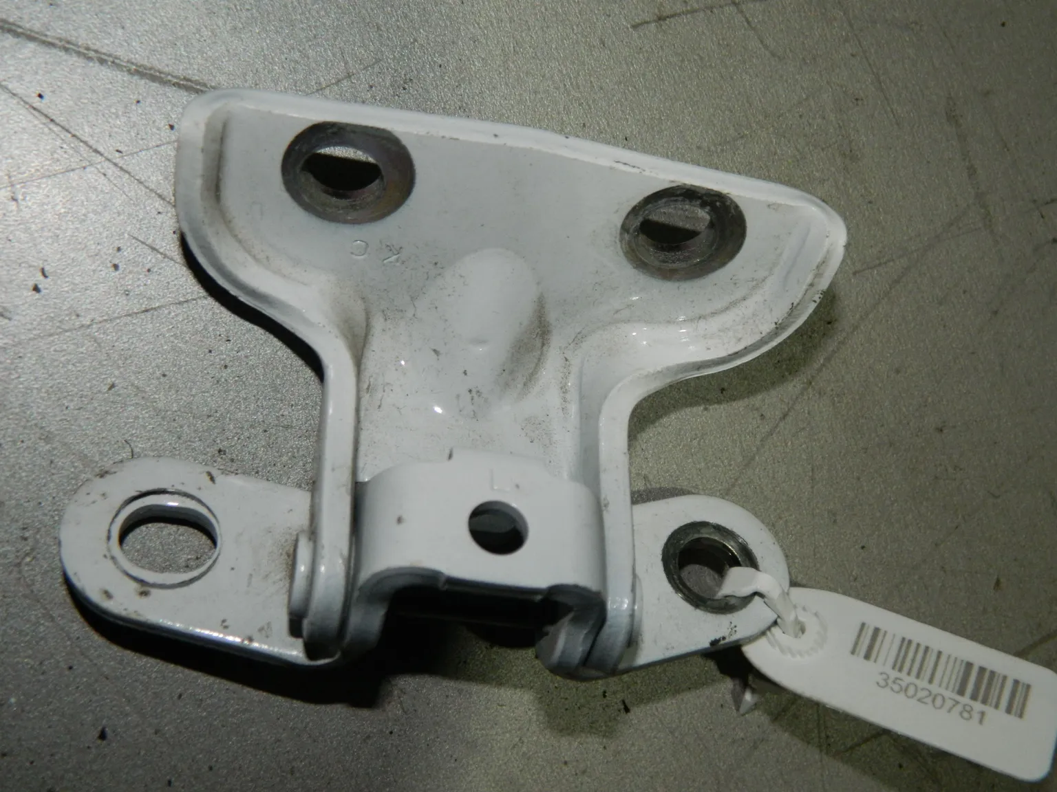 Петля двери Kia Sportage QL Зад. Лев. Верх (Б/У)