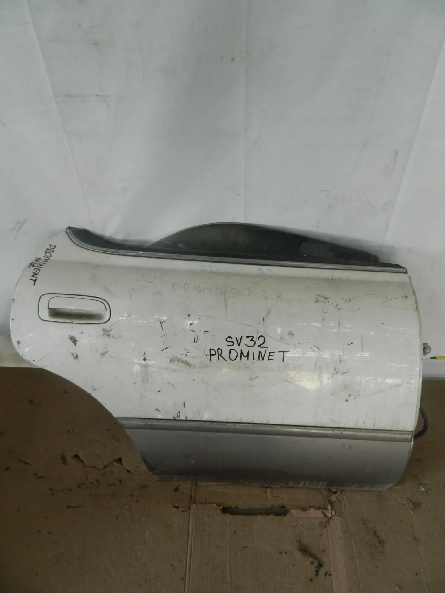 Дверь TOYOTA CAMRY SV32 Зад Прав (Контрактный) 65243274 6700332310