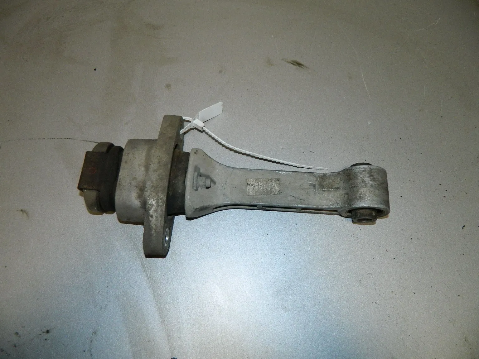 Подушка двигателя Kia Sportage QL G4NA Зад (Б/У)