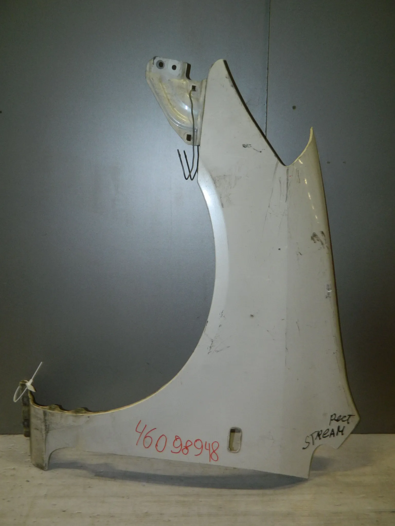 Крыло HONDA STREAM RN1 Перед Лев (Контрактный) 46098948