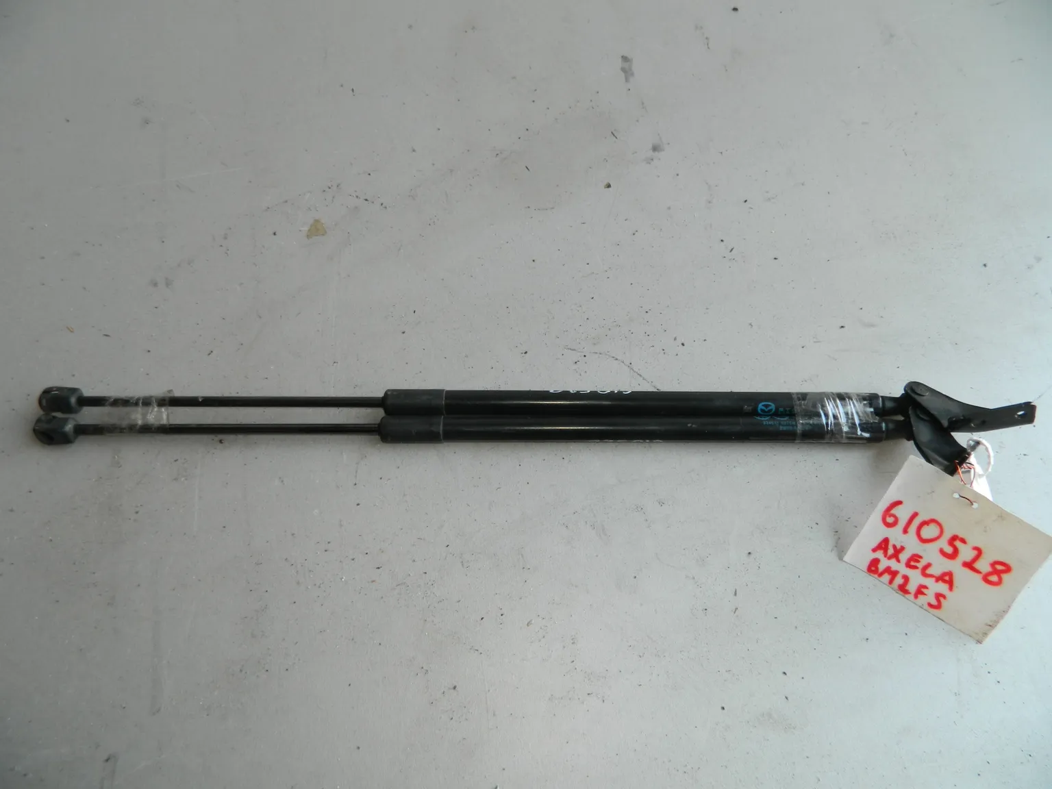 Амортизатор 5-й двери MAZDA MAZDA3 BM (Контрактный) 45976003