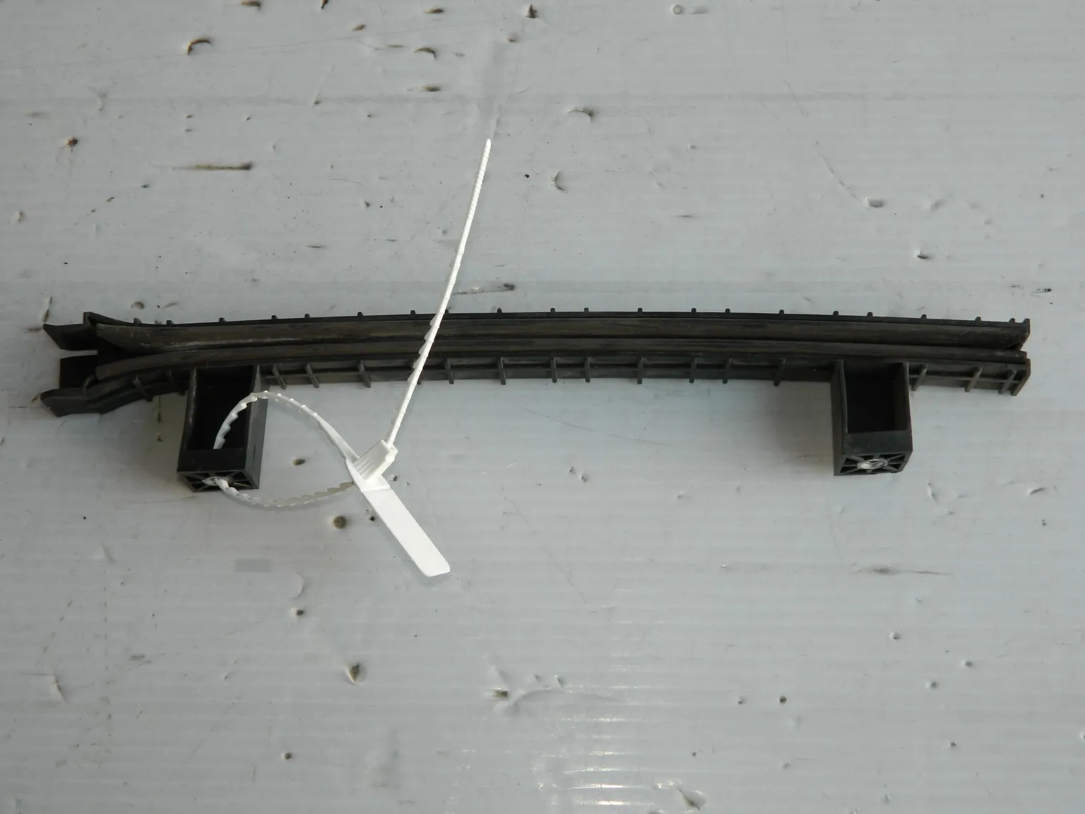 Направляющая стекла FIAT PANDA (Б/У)