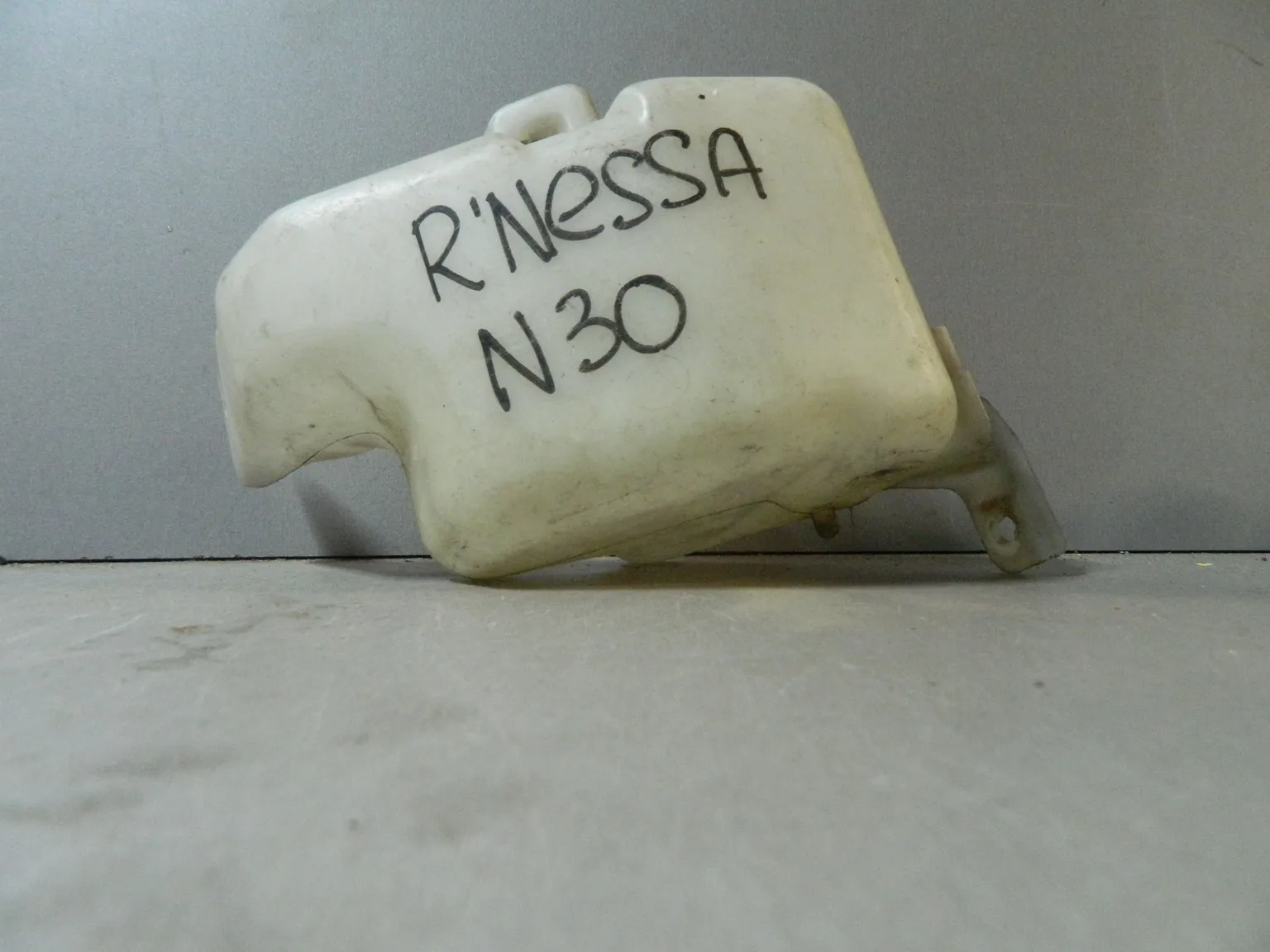 Расширительный бачок NISSAN RNESSA N30 (Контрактный) 79591984