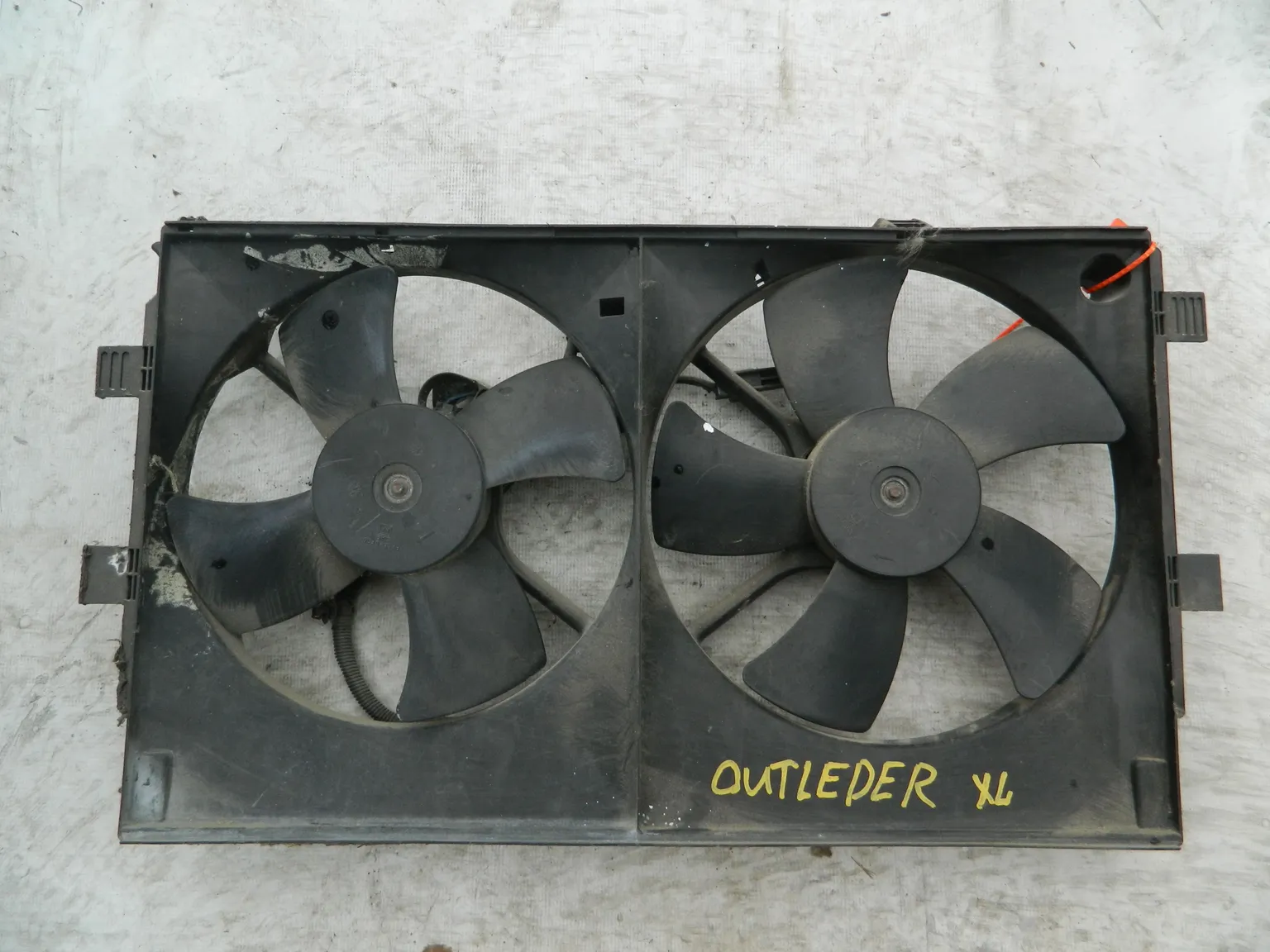 Диффузор радиатора MITSUBISHI OUTLANDER CW5W (Контрактный) 72367990