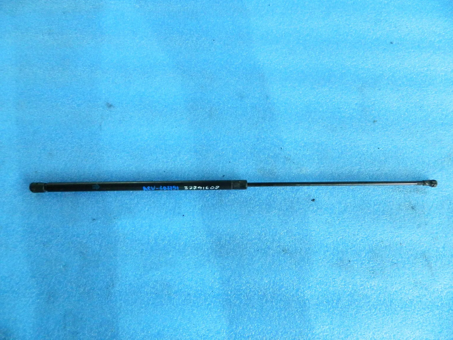 Амортизатор капота TOYOTA CAMRY ACV30 (Контрактный) 37791607