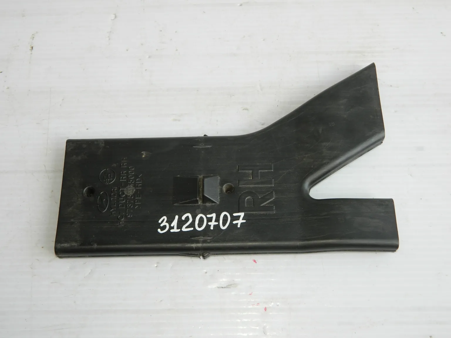 Воздуховод отопителя HYUNDAI SOLARIS HCR Прав (Б/У) 3120707