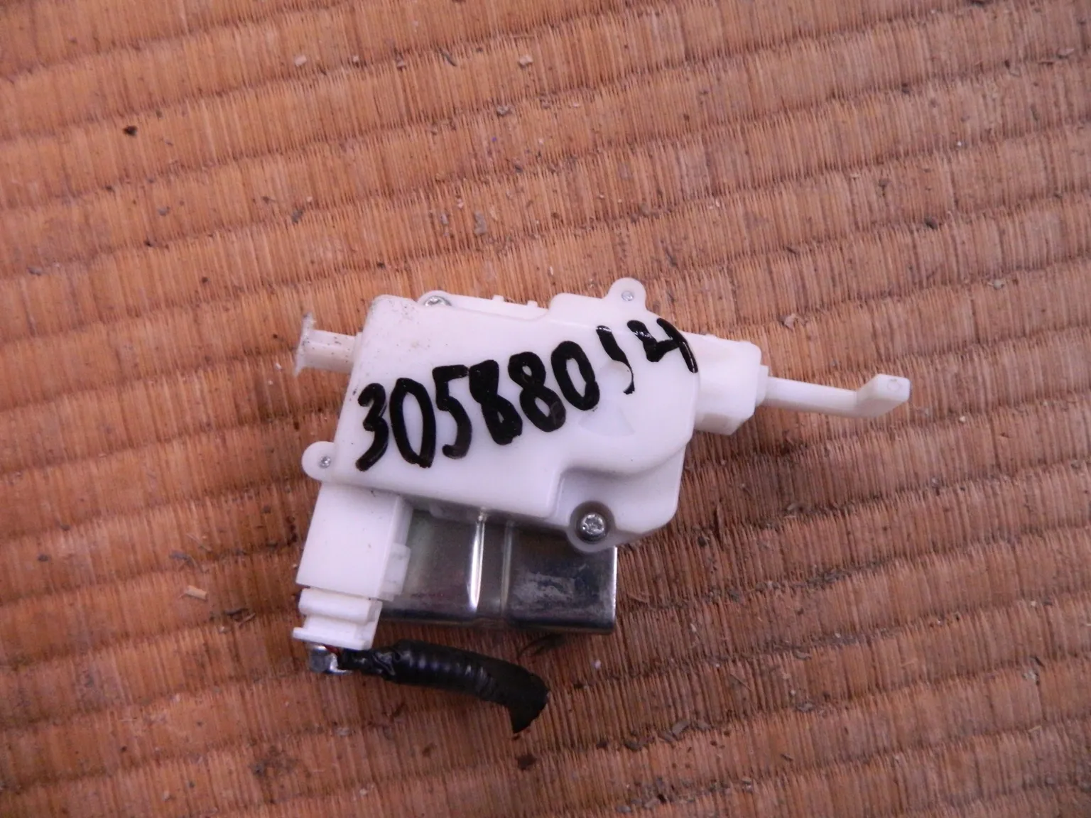 Замок лючка Honda Accord WG CW2 бензобака (контрактный) 30588014