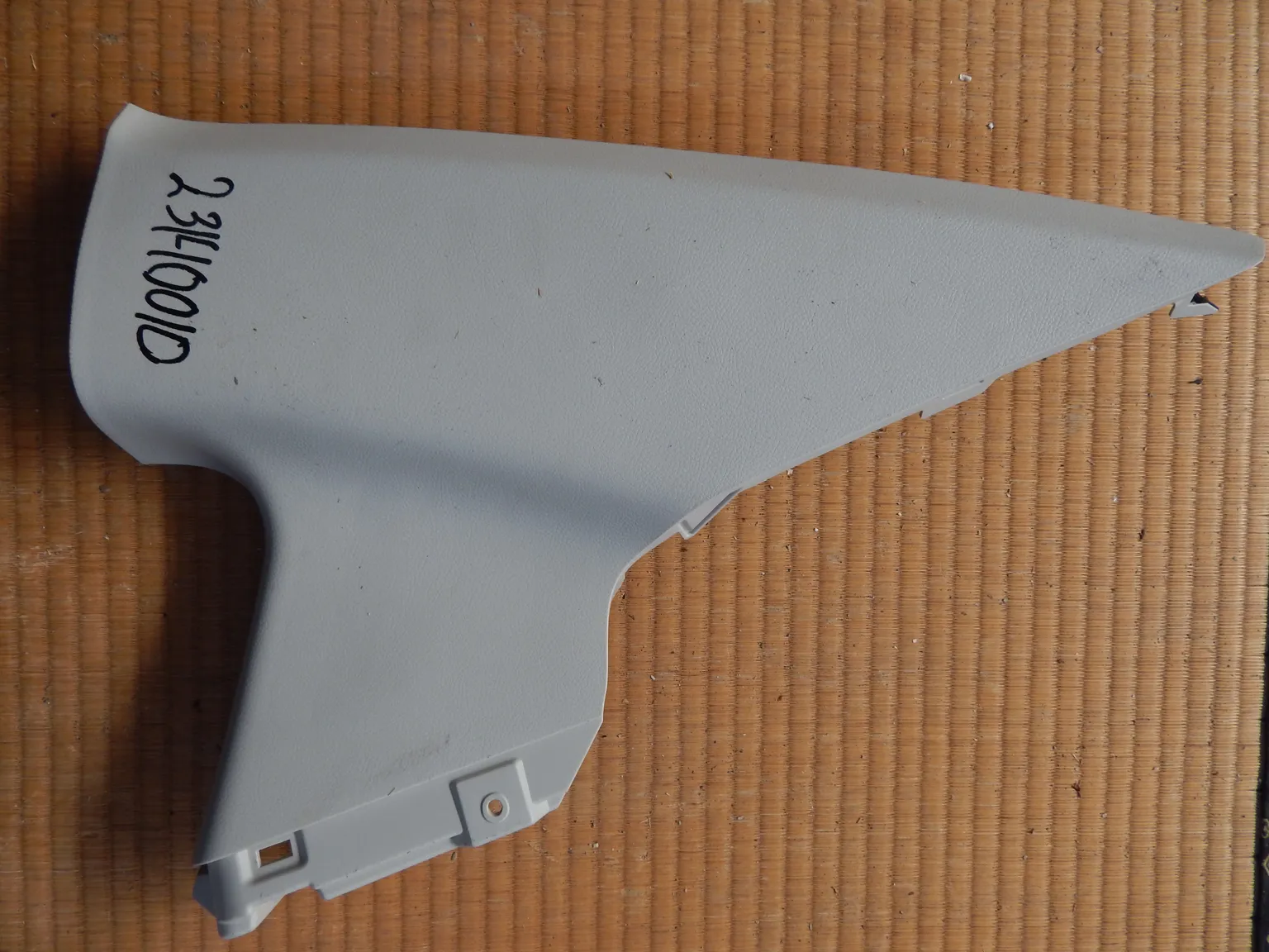 Накладка стойки Mazda AXELA BL6FJ зад прав (контрактный) 23140010