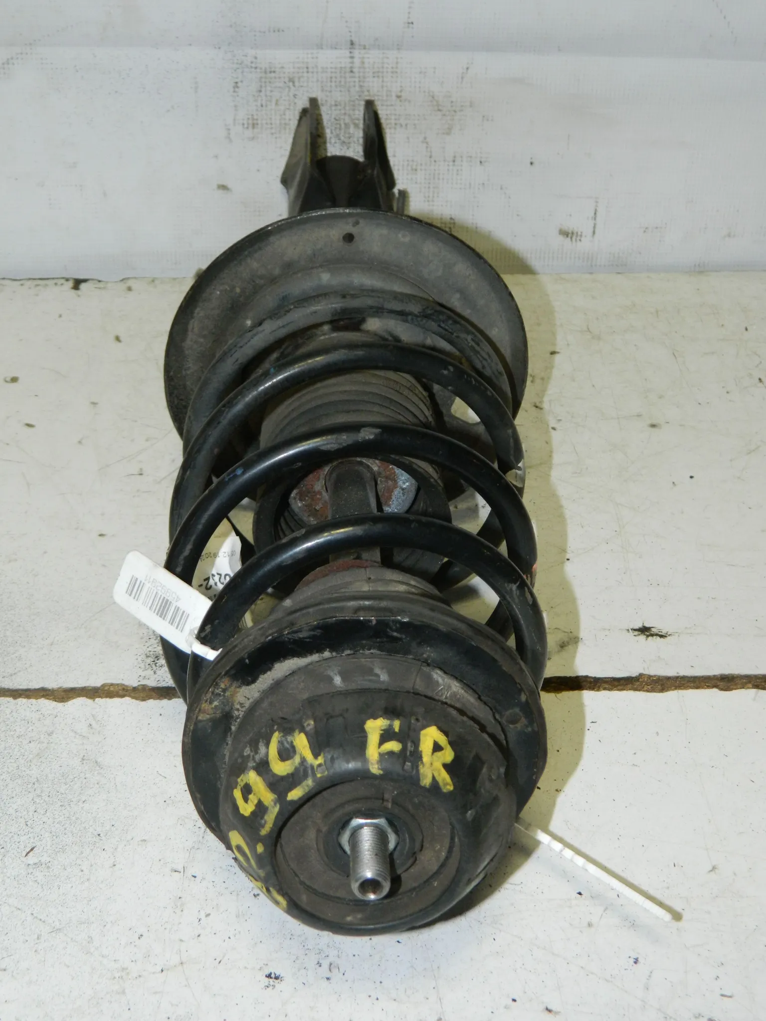 Стойка подвески TOYOTA VITZ SCP90 Перед Прав (Контрактный) 45992911