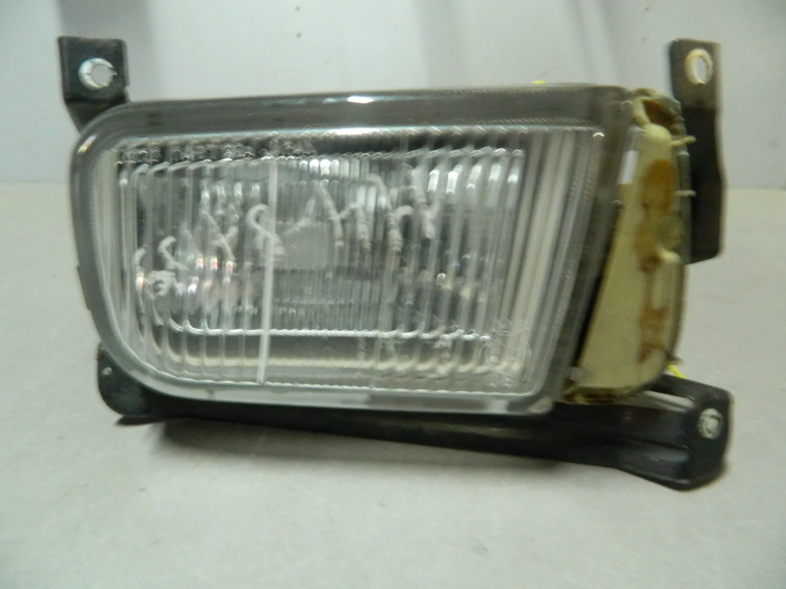 Фара противотуманная MITSUBISHI GALANT EA1W Перед Прав (Контрактный) 79768104